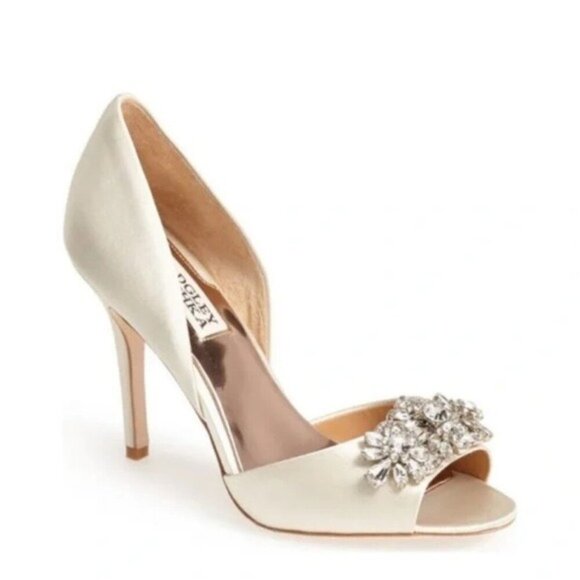 Badgley Mischka- Giana Pump Embellished Heels Size 7 Champaign Color - Picture 2 of 12